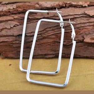 Jewelry - 💥SALE💥 Rectangular Shaped Design Silver Earrings Jewelry - 💥SALE💥 Rectangular Shaped Design Silver Earrings